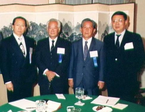Những người sáng lập (LR) JB Chang, Y Mishima, YK Lee, ZG Wang